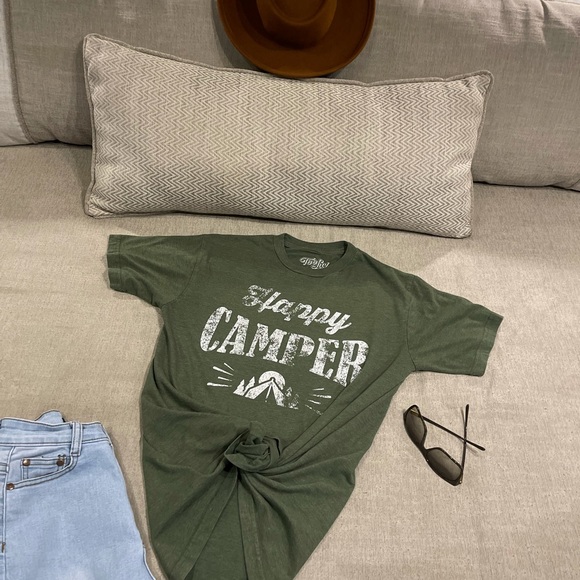 🎶Happy campers T-shirt 🎶 - Picture 4 of 17